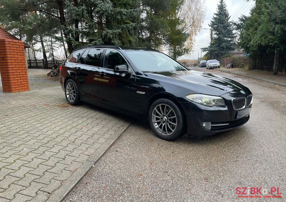 2010' BMW 5 Series photo #1