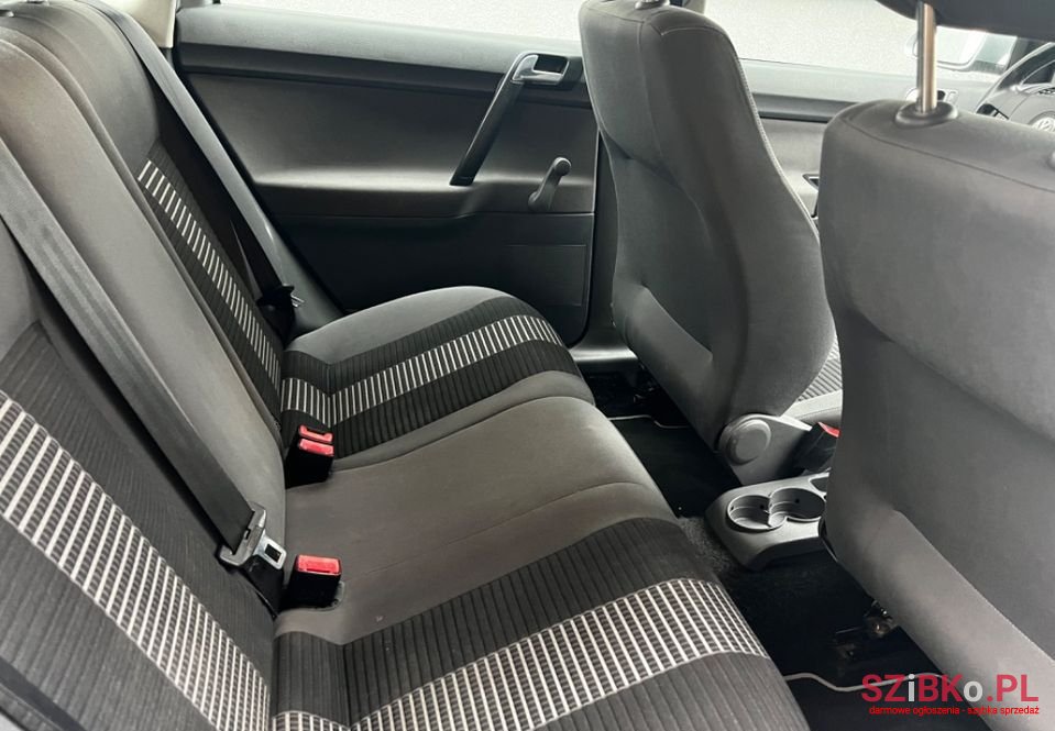 2008' Volkswagen Polo photo #6