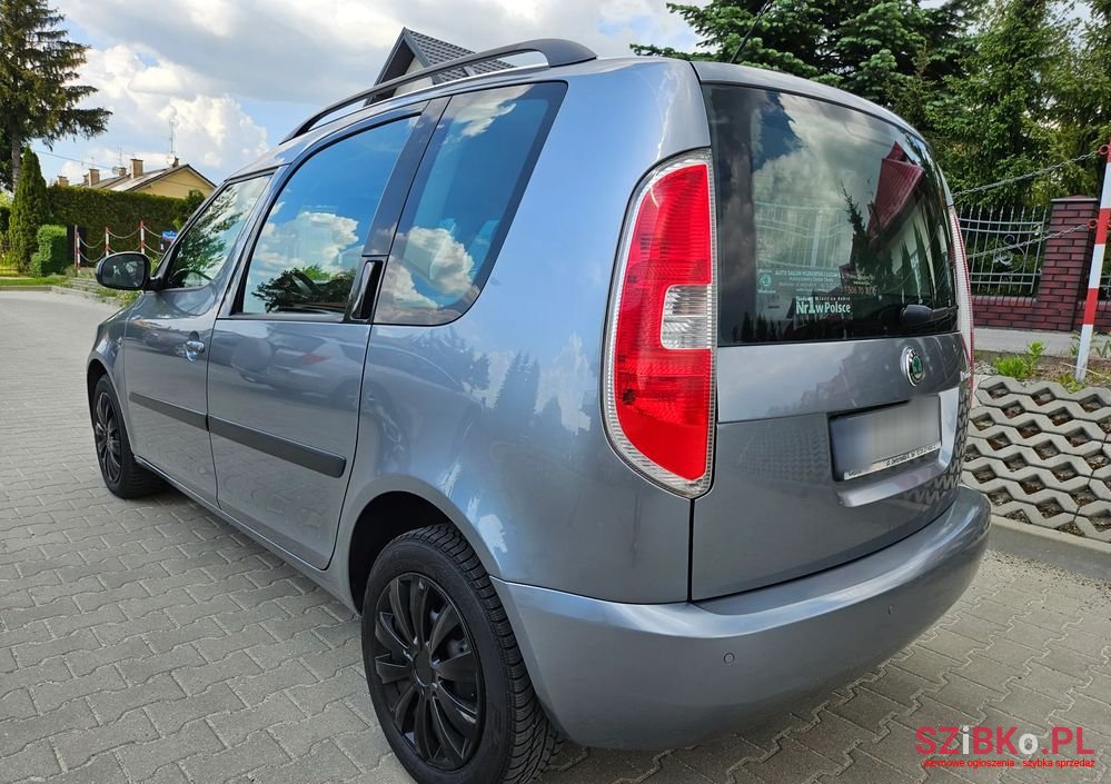 2011' Skoda Roomster 1.2 Tsi Style photo #5
