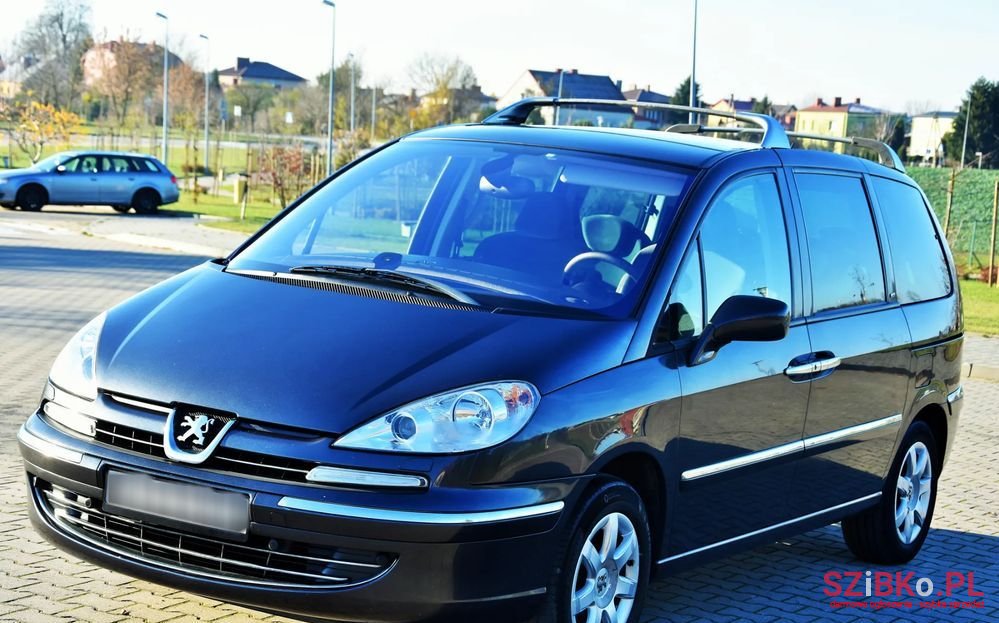 2009' Peugeot 807 2.0 Hdi Premium photo #4