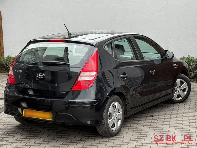 2011' Hyundai i30 photo #3