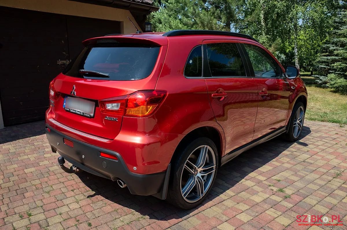 2011' Mitsubishi ASX photo #3