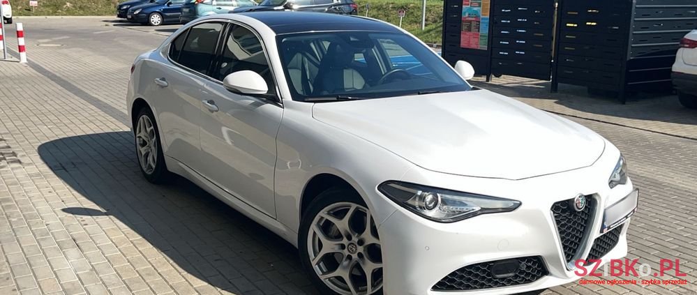 2021' Alfa Romeo Giulia photo #1