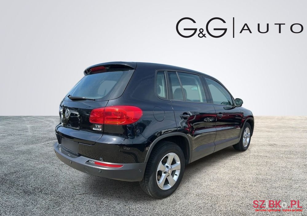 2015' Volkswagen Tiguan photo #5