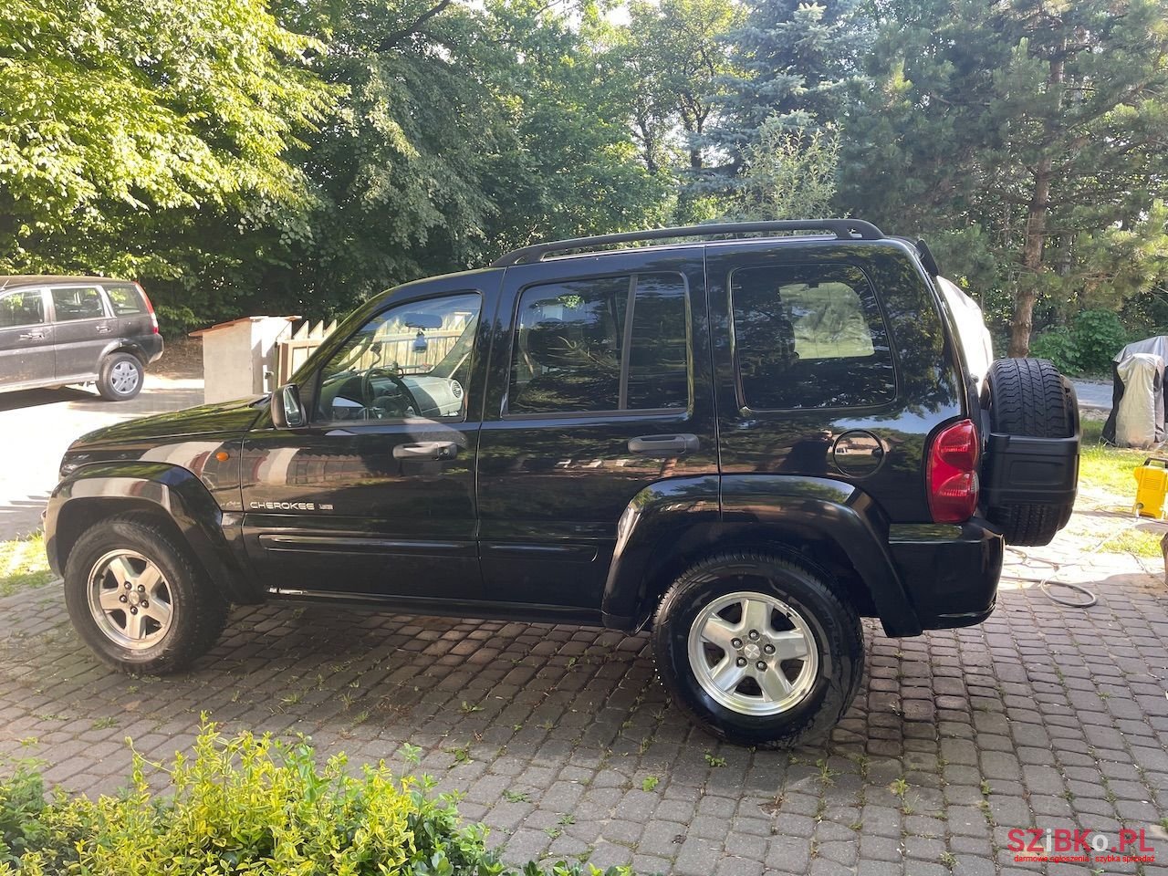 2002' Jeep Cherokee photo #1