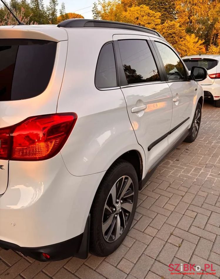 2014' Mitsubishi ASX photo #5