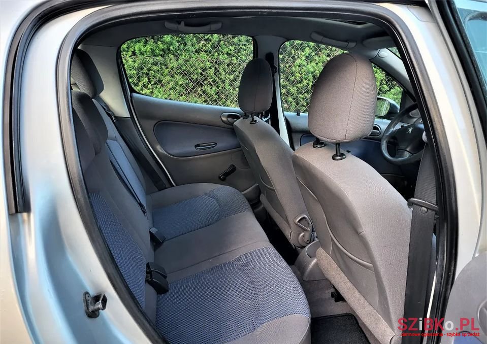 2004' Peugeot 206 photo #6