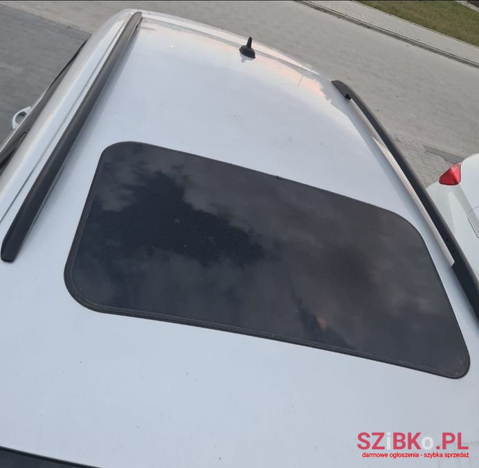 2011' Volkswagen Golf Plus photo #5