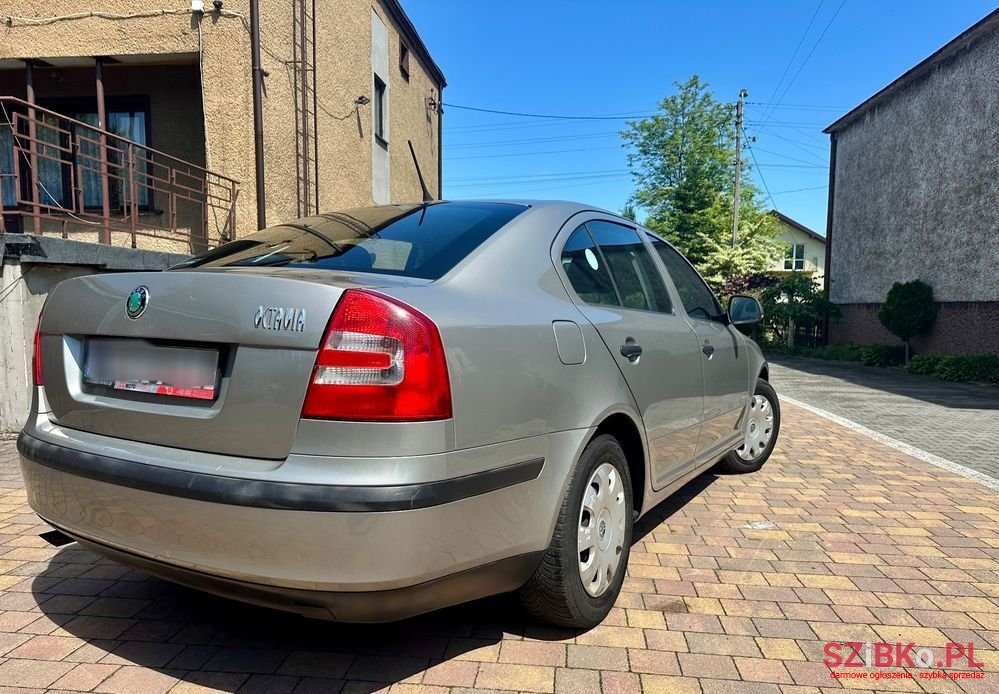2012' Skoda Octavia 1.6 Tour photo #3