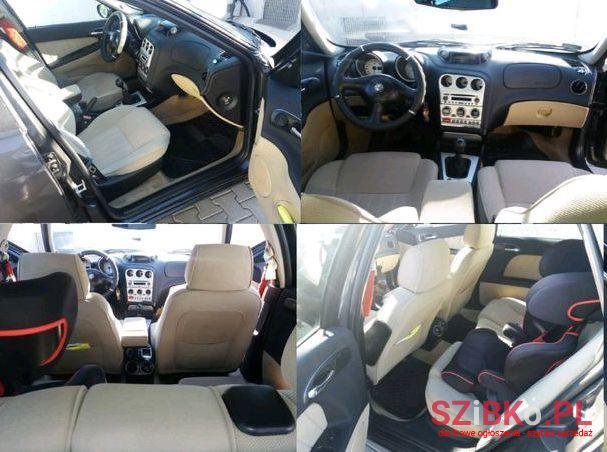 2004' Alfa Romeo photo #2