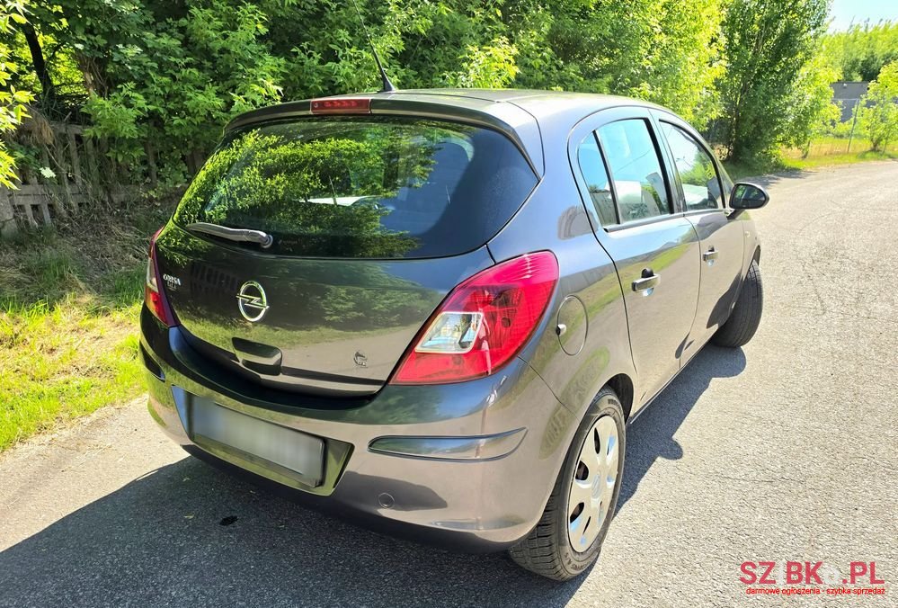2011' Opel Corsa 1.2 16V Essentia photo #4