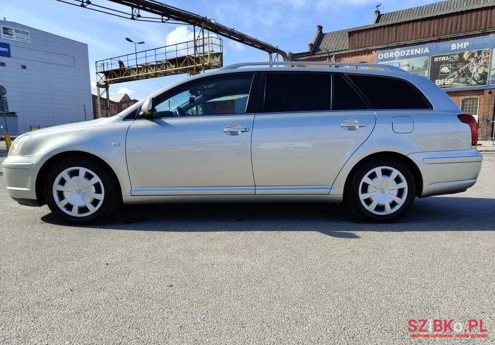 2004' Toyota Avensis 1.8 Vvt-I Combi photo #6