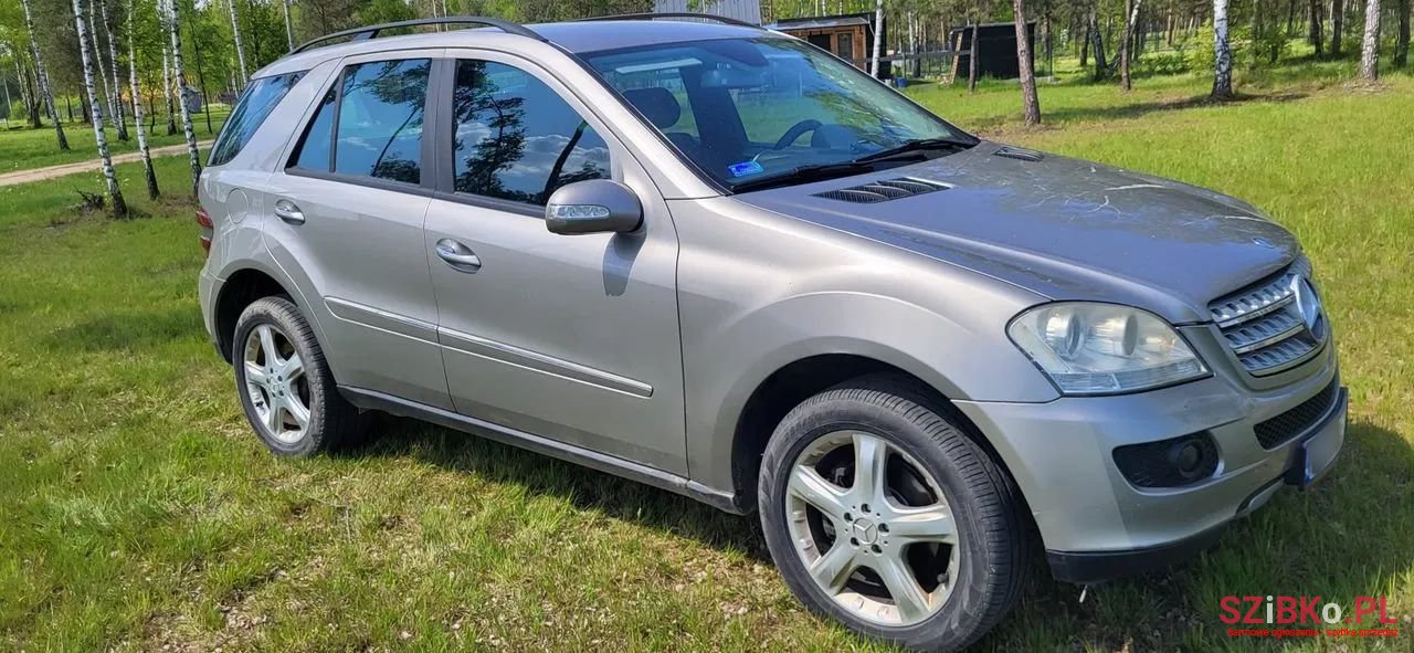 2006' Mercedes-Benz Ml photo #2