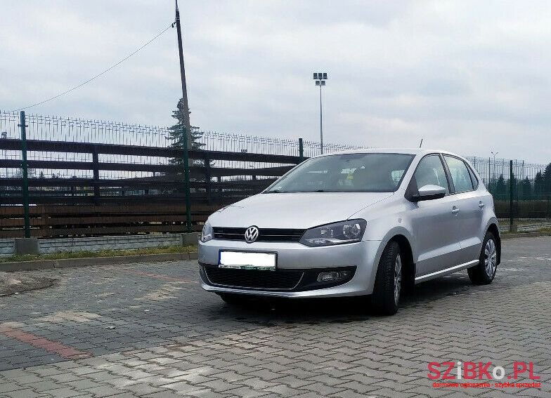 2011' Volkswagen Polo photo #1