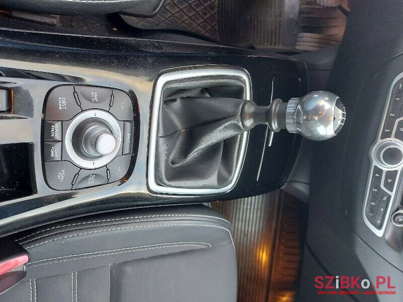 2012' Renault Laguna photo #6