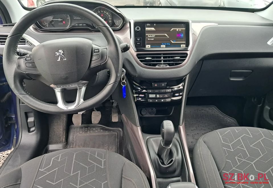 2013' Peugeot 2008 photo #4