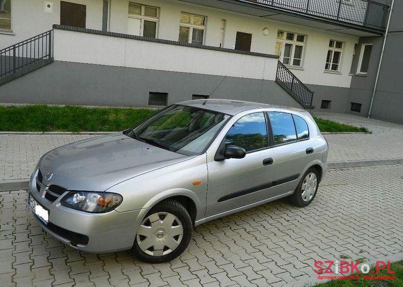 2004' Nissan Almera photo #1