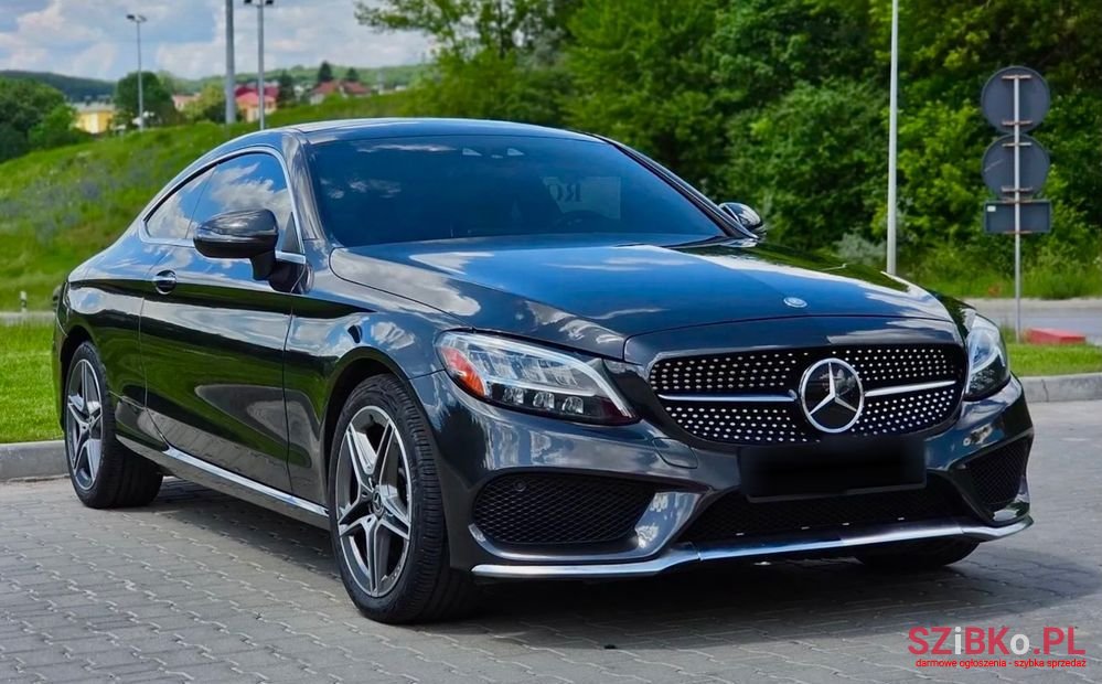 2018' Mercedes-Benz C-Class 300 9G-Tronic Amg Line photo #6