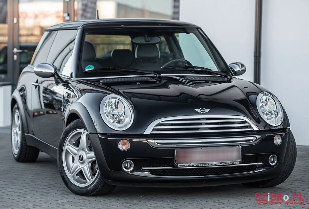 2006' MINI Cooper Standard photo #2