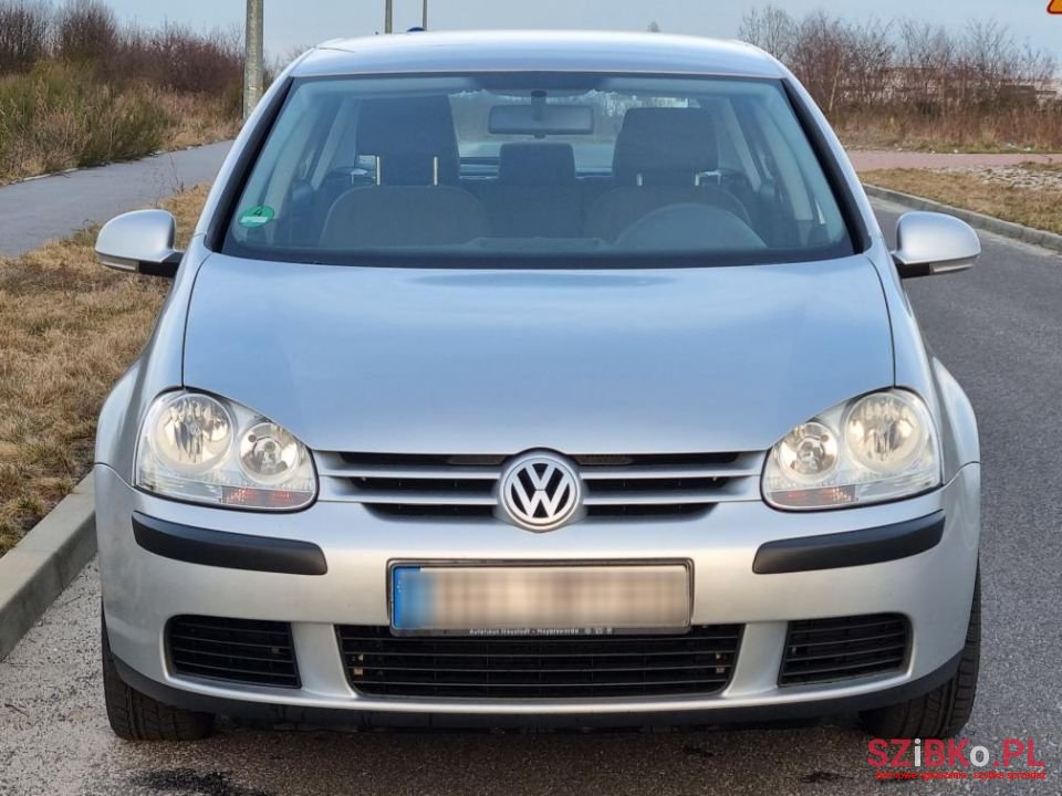 2004' Volkswagen Golf photo #3