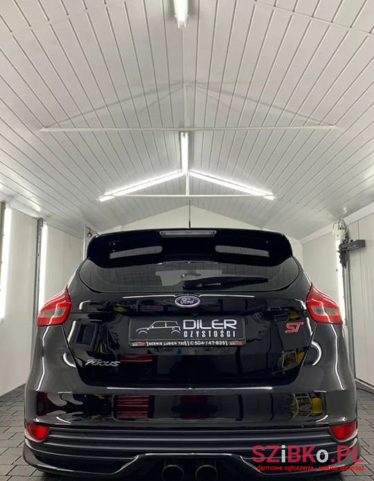 2017' Ford Focus photo #6