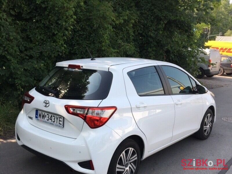 2018' Toyota Yaris photo #2