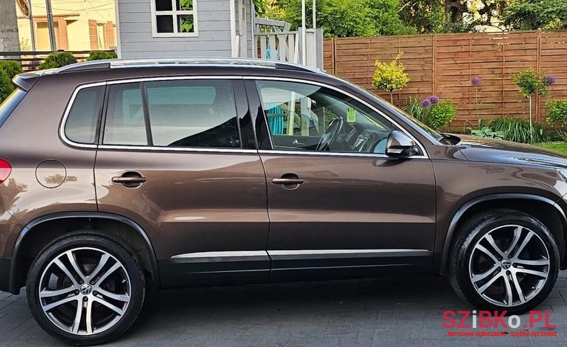2012' Volkswagen Tiguan photo #4