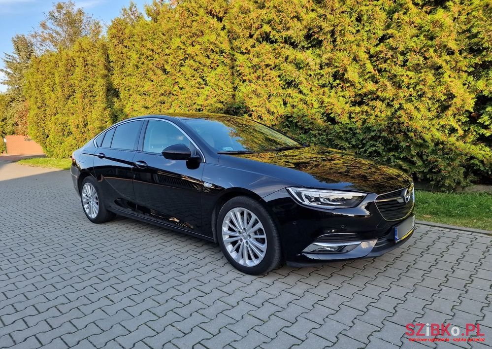 2017' Opel Insignia photo #1