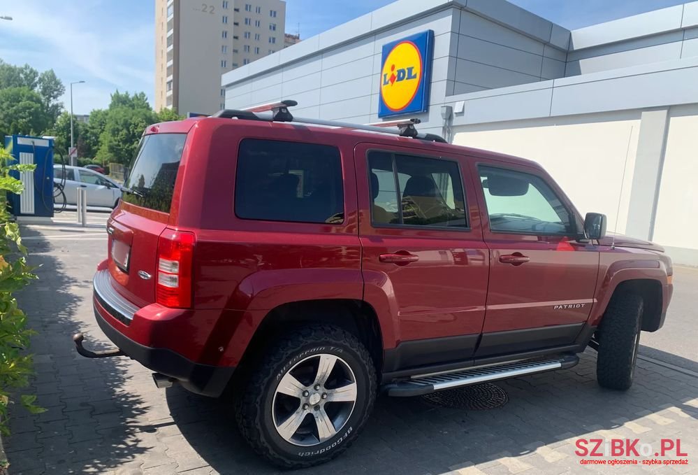 2017' Jeep Patriot photo #5