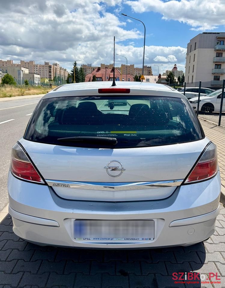 2011' Opel Astra 1.6 Enjoy photo #5