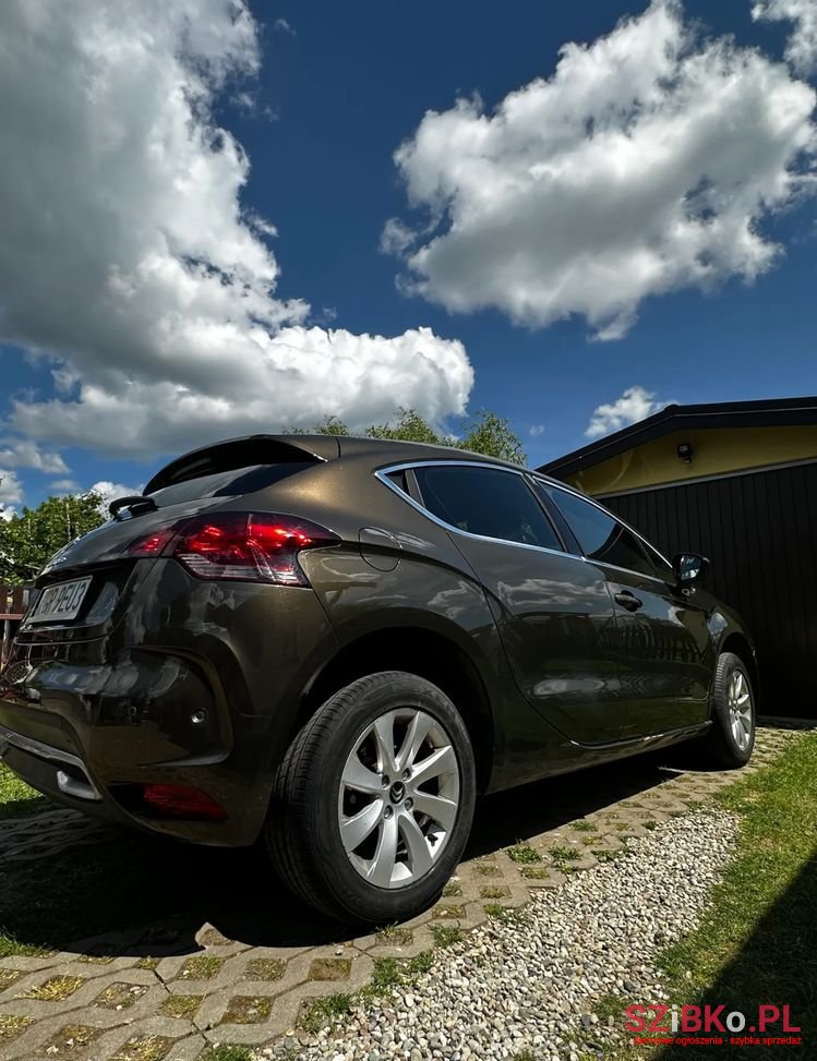 2012' Citroen DS4 photo #4
