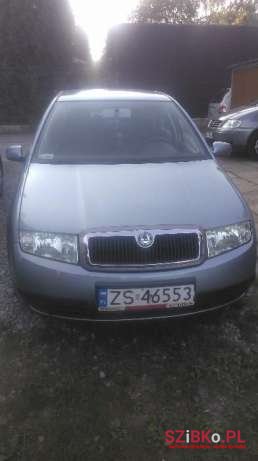 2002' Skoda Fabia photo #1