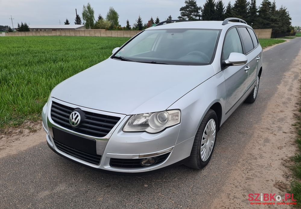 2008' Volkswagen Passat photo #1