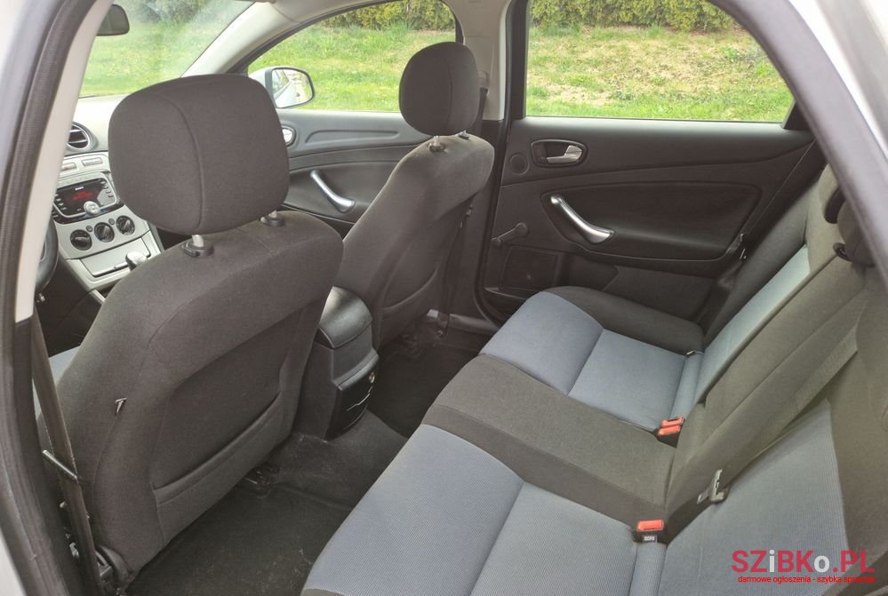 2010' Ford Mondeo 2.0 Tdci Trend photo #6