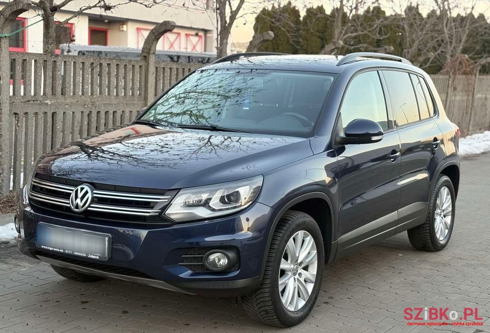 2011' Volkswagen Tiguan photo #4