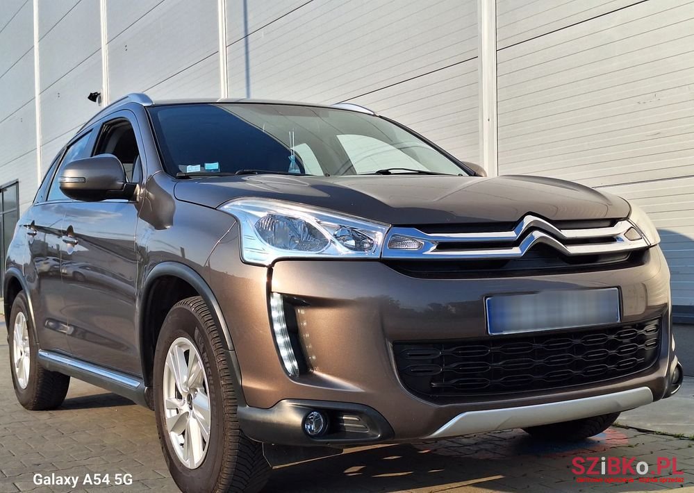 2015' Citroen C4 Aircross photo #1