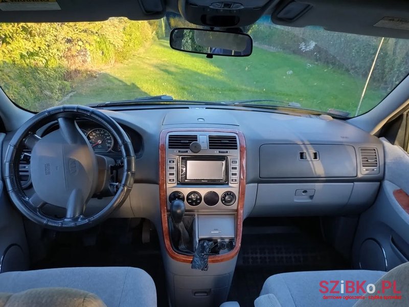 2004' Kia Carnival photo #4