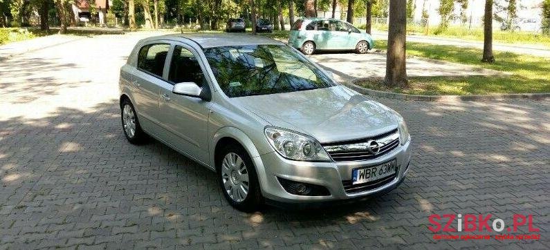 2007' Opel Astra photo #2