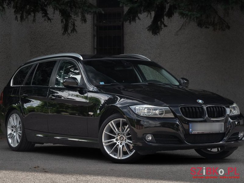 2010' BMW 3 Series photo #1