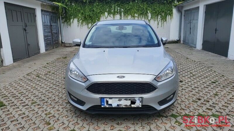 2017' Ford Focus photo #2