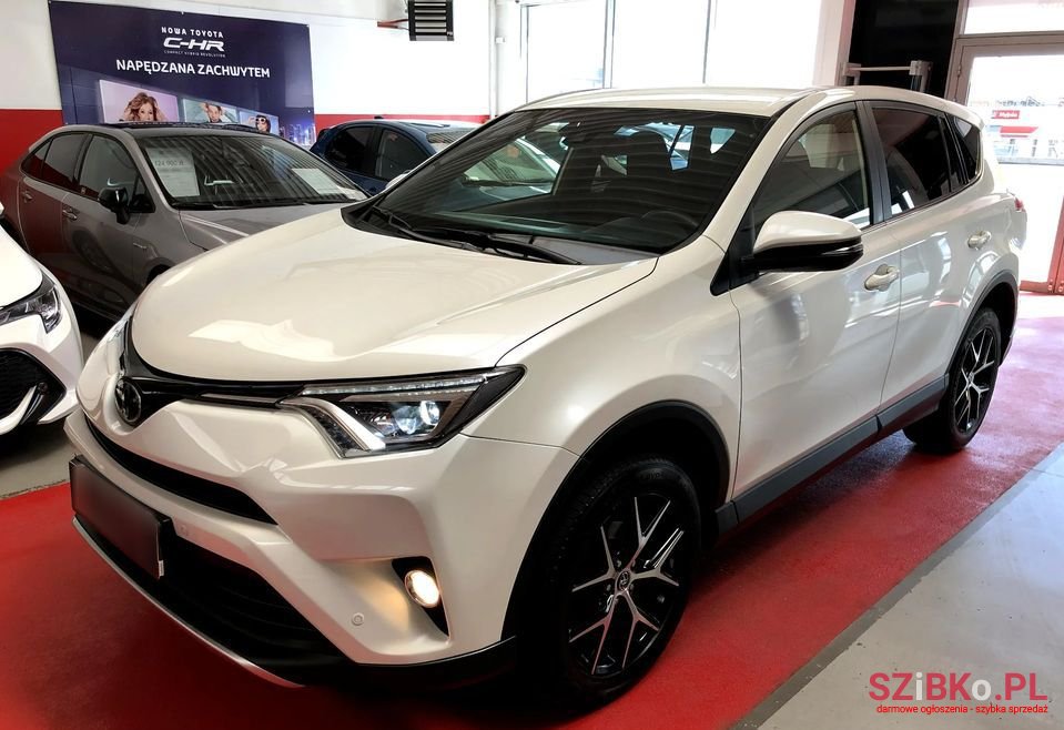 2017' Toyota RAV4 photo #1