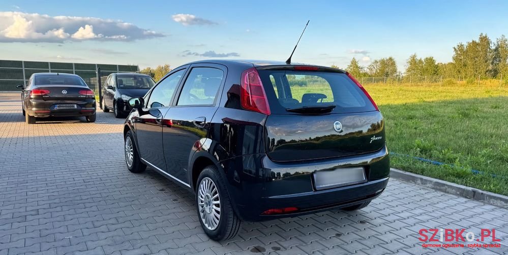 2007' Fiat Grande Punto 1.4 8V Dynamic photo #2