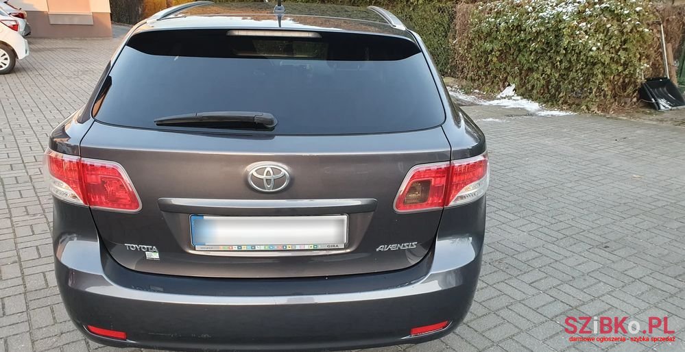 2011' Toyota Avensis 2.0 D-4D Premium photo #5