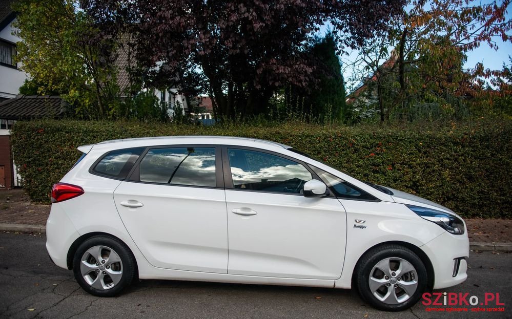 2014' Kia Carens photo #4