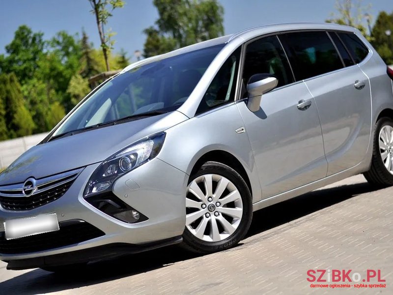 2015' Opel Zafira photo #5