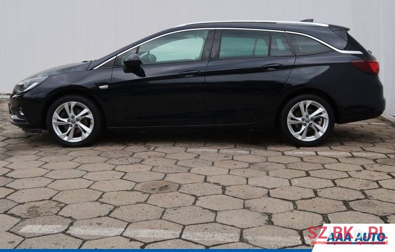 2017' Opel Astra photo #2