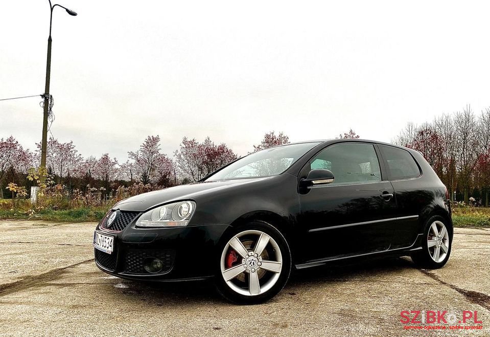 2005' Volkswagen Golf photo #3