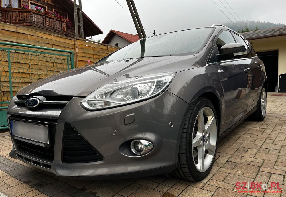 2011' Ford Focus photo #5