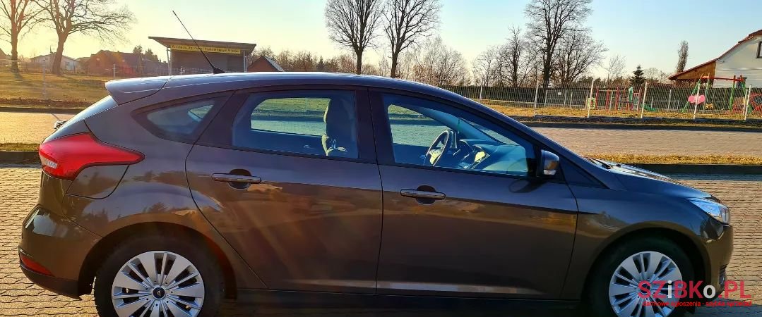 2016' Ford Focus photo #5