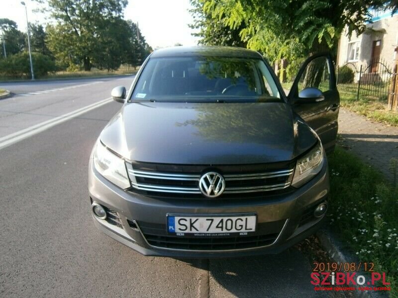 2012' Volkswagen Tiguan photo #3